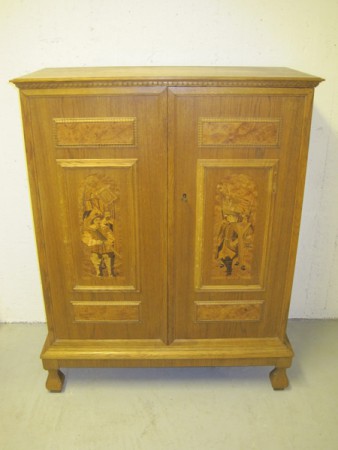 2576 - Pradelnik dub bohate intarsovan kvalitni vyroba 30-leta  95 x 43 cm  V - 134 cm  8 500 kc